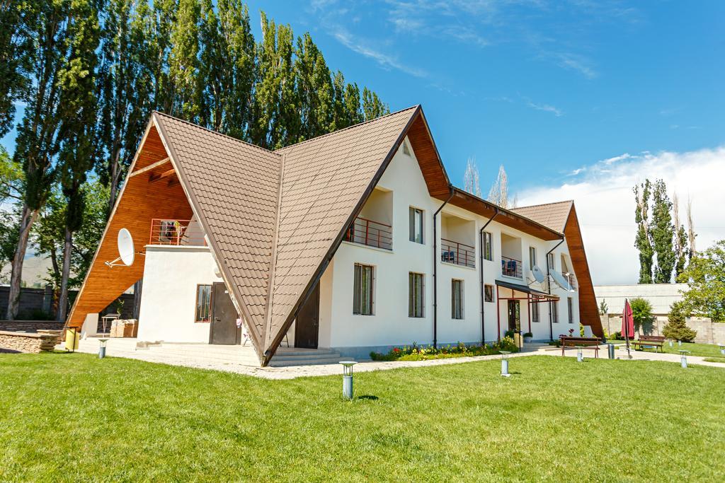 Dolinnka Hotel Cholpon-Ata Esterno foto