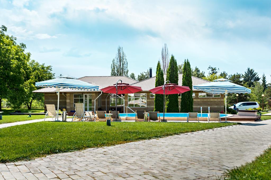 Dolinnka Hotel Cholpon-Ata Esterno foto