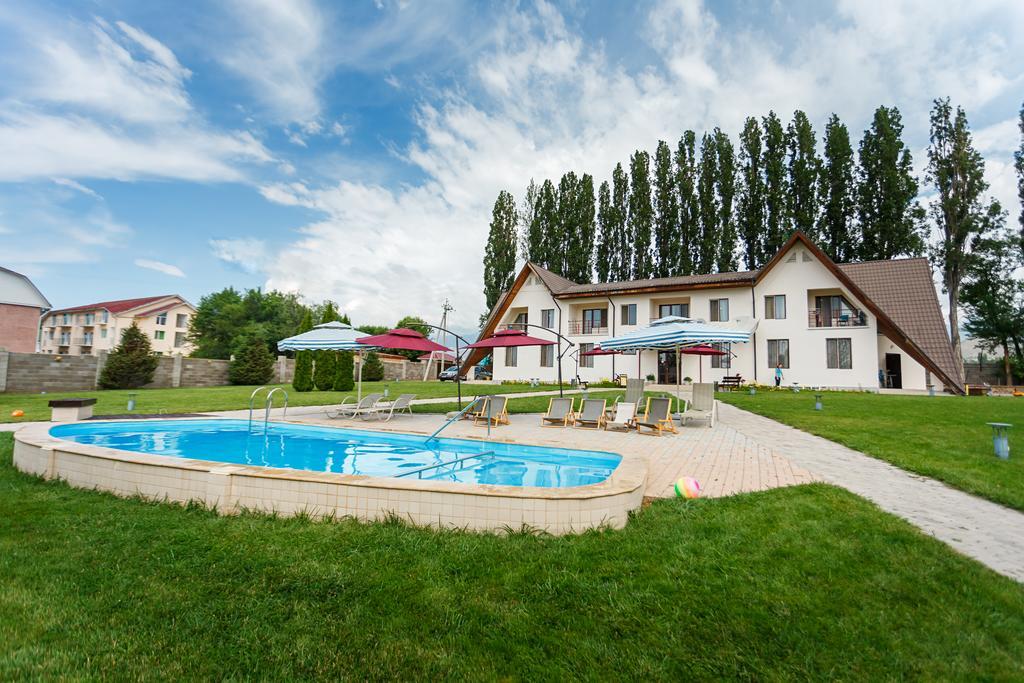 Dolinnka Hotel Cholpon-Ata Esterno foto