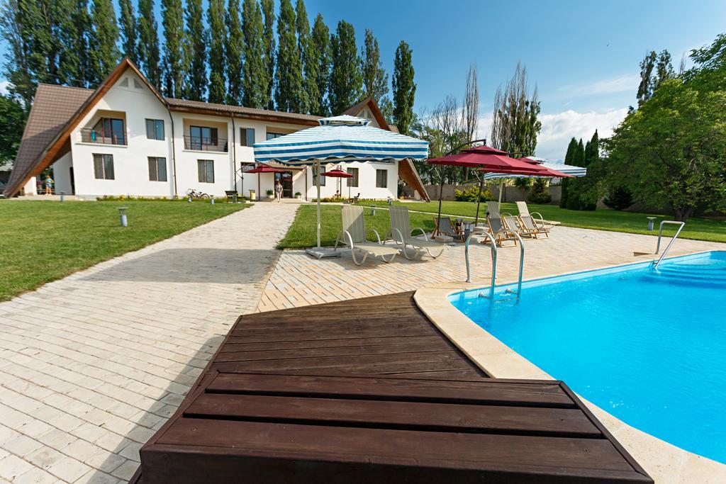 Dolinnka Hotel Cholpon-Ata Esterno foto